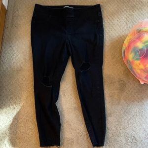 Old Navy Rockstar Jeggings misses 16 with holes